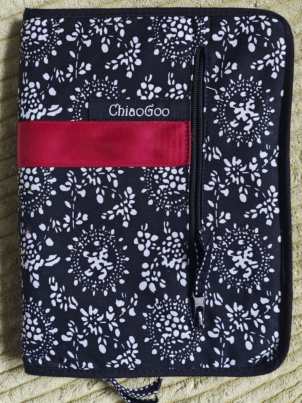 Black & White Floral Knit Tool Case with Red Accent